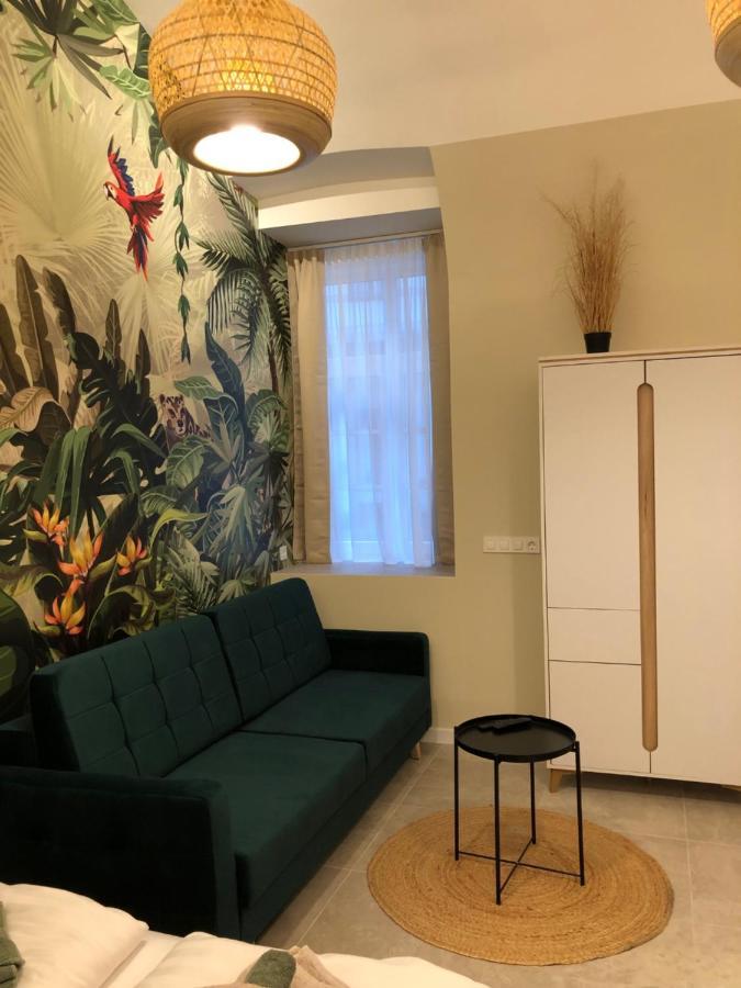 In Iv. * Budapeszt